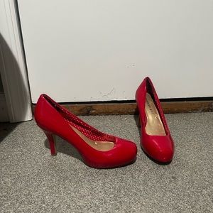 Red pumps